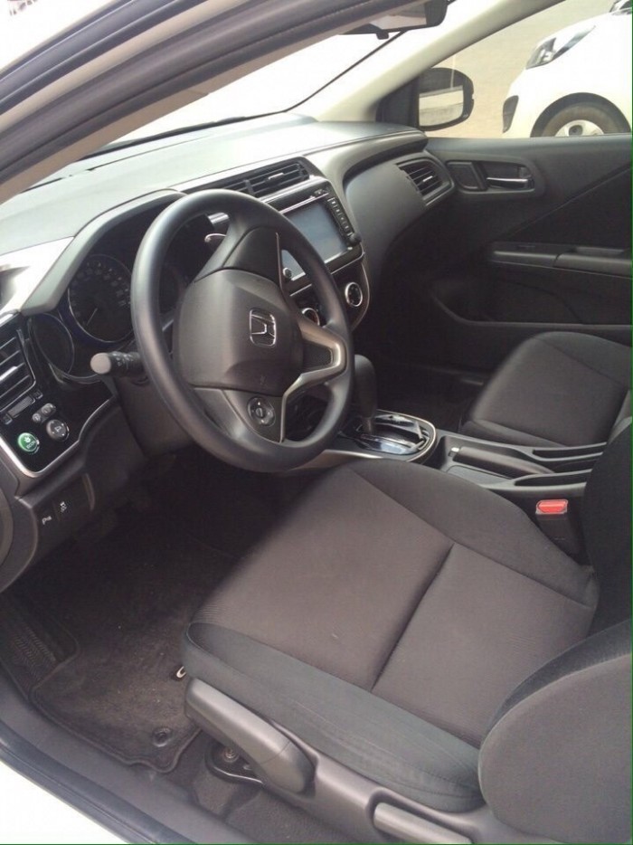 Bán Honda City 2016 1.5AT màu trắng xe đẹp như mới