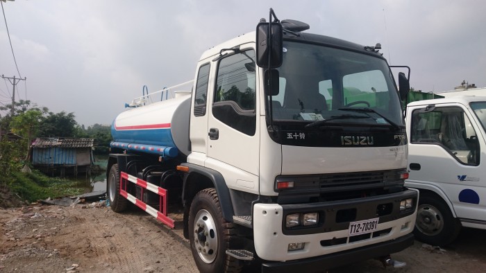 Xe phun nước rửa đường DongFeng 9 khối