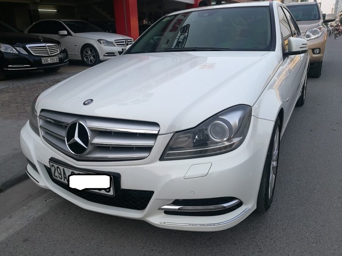 Cần bán Mercedes Benz C200-2011