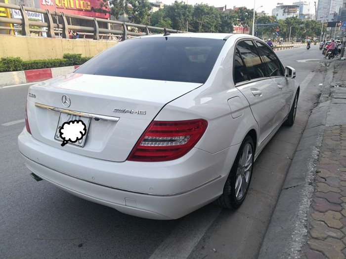 Cần bán Mercedes Benz C200-2011