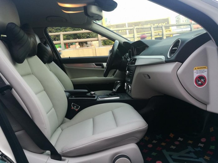 Cần bán Mercedes Benz C200-2011