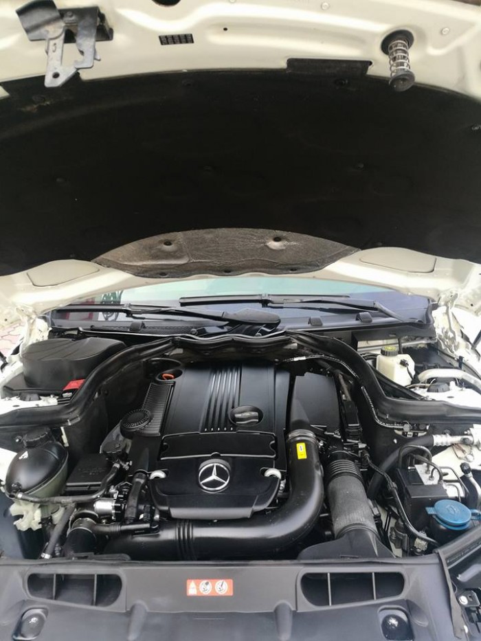 Cần bán Mercedes Benz C200-2011