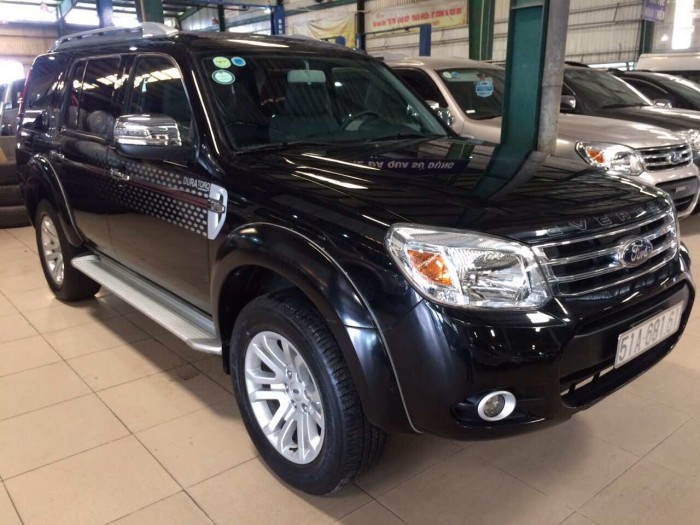 Bán Ford Everest 4x2 MT màu đen sx 2013
