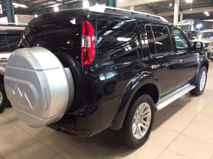 Bán Ford Everest 4x2 MT màu đen sx 2013