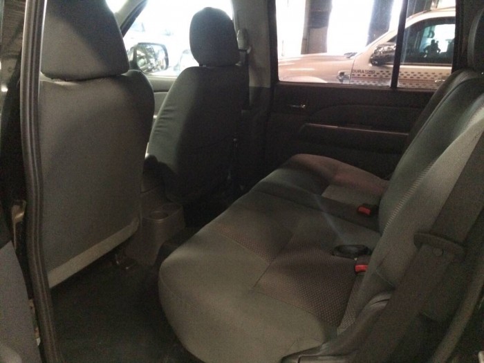 Bán Ford Everest 4x2 MT màu đen sx 2013