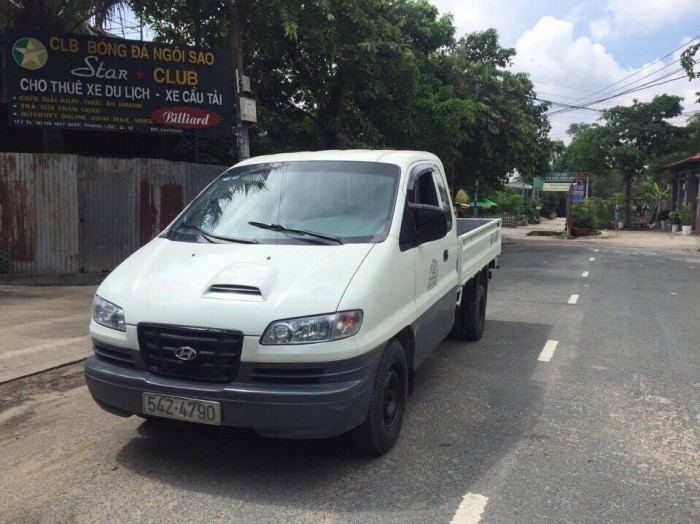 Cần bán HYUNDAI LIBERO màu trắng đời 2004