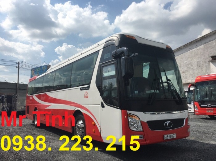Mua bán trả góp xe khách 47 chỗ universe tb120s thaco mới
