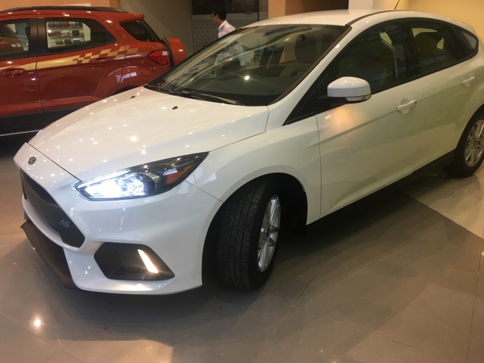 Bán Ford Focus Trend Ecoboost-giao xe ngay-ưu đãi khũng tháng 05 đến 84 triệu