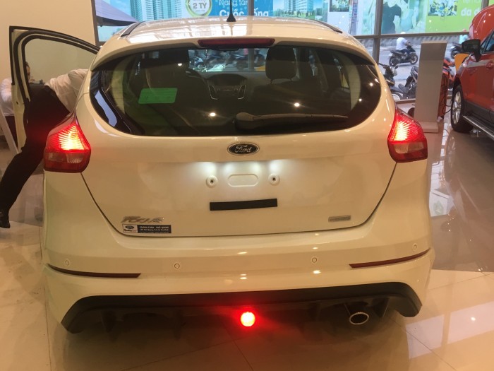 Bán Ford Focus Trend Ecoboost-giao xe ngay-ưu đãi khũng tháng 05 đến 84 triệu