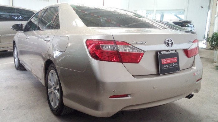 Camry 2.5G màu nâu vàng đời 2013