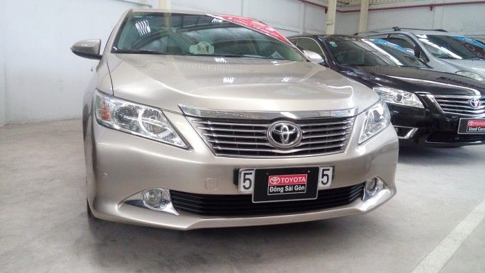 Camry 2.5G màu nâu vàng đời 2013