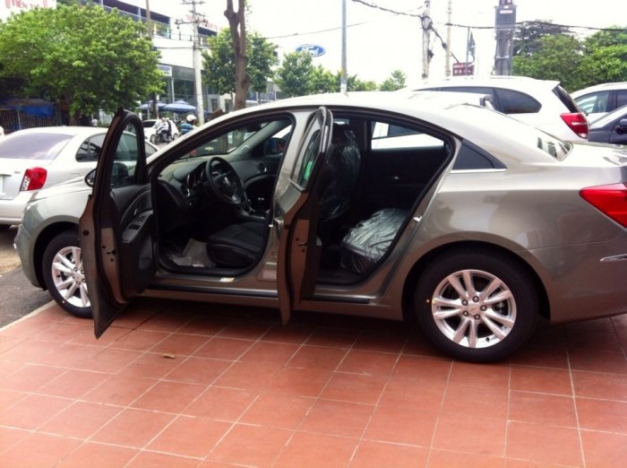 Chevrolet Cruze 2017. Hỗ trợ vay 100% tất cả các tỉnh lấy xe nhanh sau 3 ngày