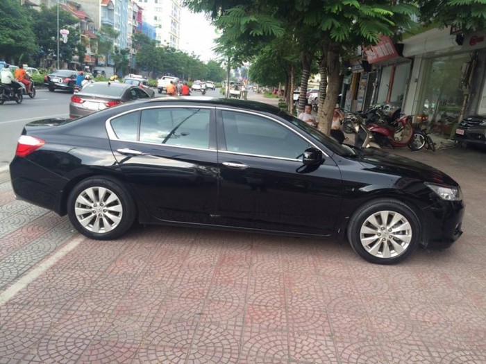 Xe Honda Accord 2.4AT 2014 đăng ký 2015