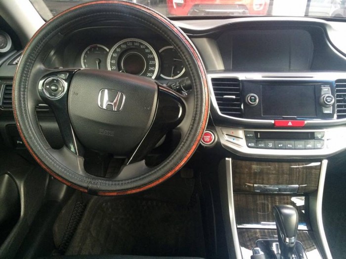 Xe Honda Accord 2.4AT 2014 đăng ký 2015