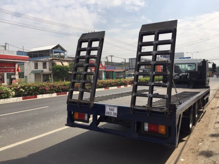 Hyundai HD320 xe chở máy công trình, mua xe trả góp tại Bình Dương.