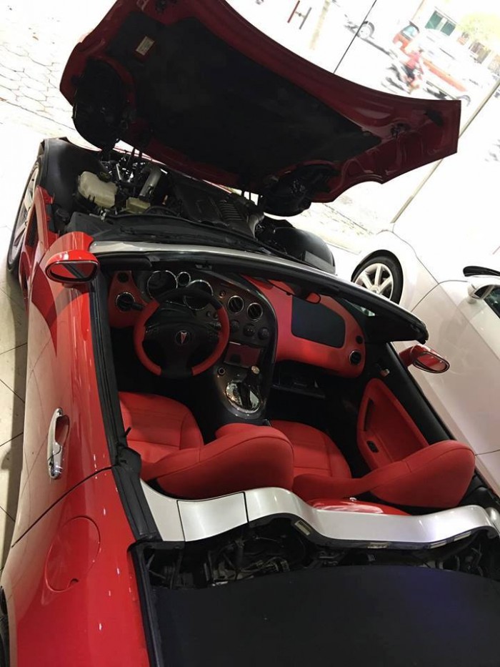 Pontiac solstice nhập khẩu nguyên chiếc tại Mỹ đăng ký chính chủ biển Hà Nội ( Biển Đẹp )