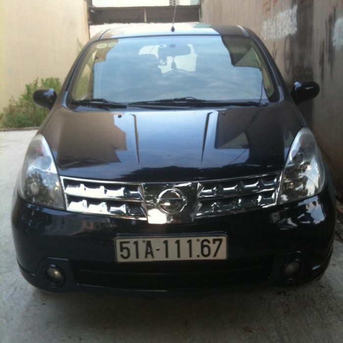 Bán xe Nissan Grand Livina đời 2011, màu đen