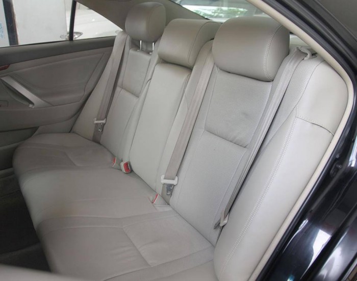 Toyota Camry 2.4G 2007 mầu đen nội thất kem lắp dáp trong nước, đi được 8 vạn KM.