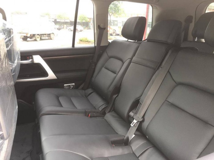 Toyota Landcruiser 5.7 Nhâp Mỹ 2016. Màu đen, nội thất đen