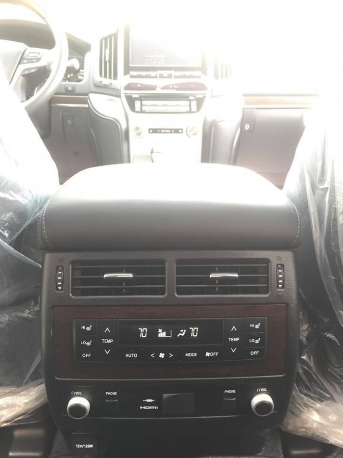 Toyota Landcruiser 5.7 Nhâp Mỹ 2016. Màu đen, nội thất đen