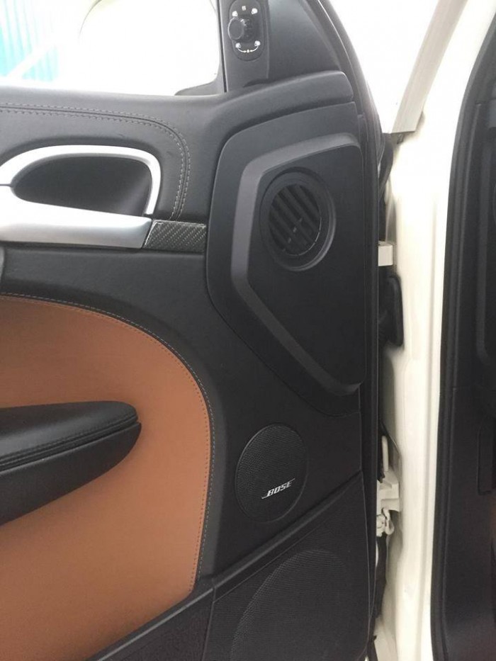 Porsche Cayenne Turbo S màu trắng, sx 2008