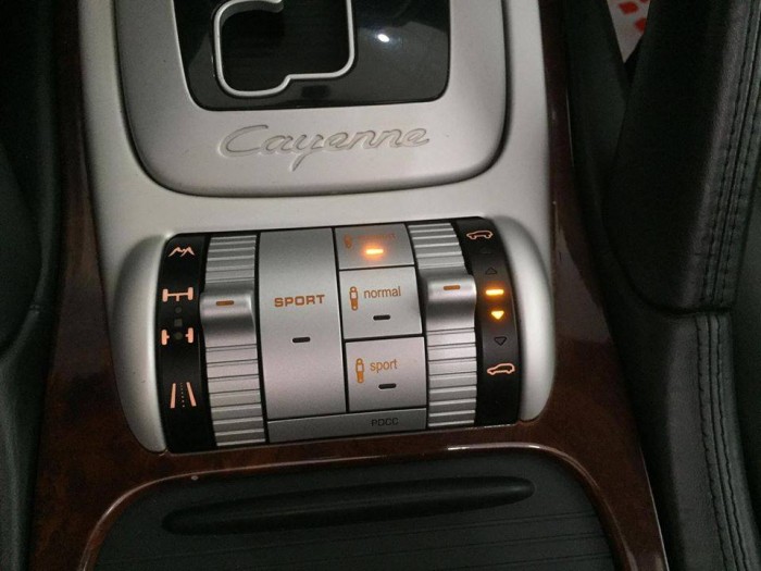 Porsche Cayenne Turbo S màu trắng, sx 2008