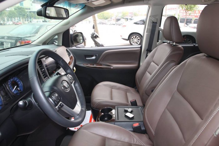 Toyota Sienna 3.5 limited  màu trắng - nội thất nâu  sx 2015 dk 2015