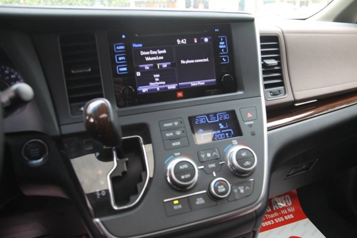 Toyota Sienna 3.5 limited  màu trắng - nội thất nâu  sx 2015 dk 2015