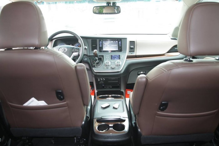 Toyota Sienna 3.5 limited  màu trắng - nội thất nâu  sx 2015 dk 2015