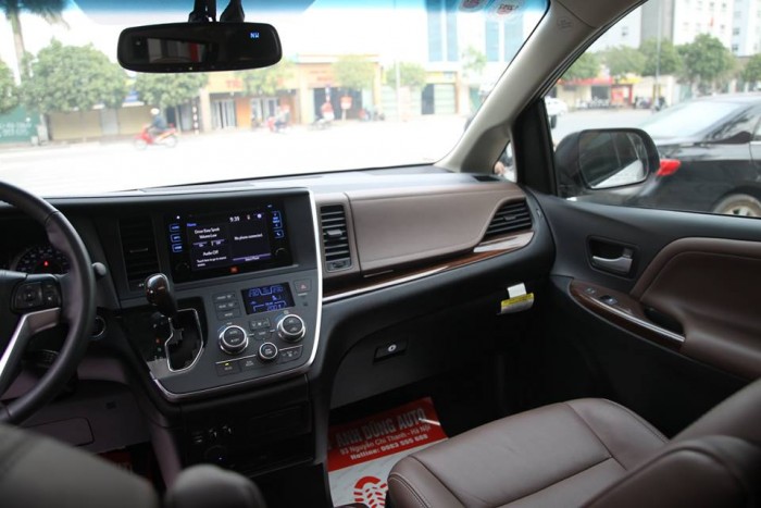 Toyota Sienna 3.5 limited  màu trắng - nội thất nâu  sx 2015 dk 2015