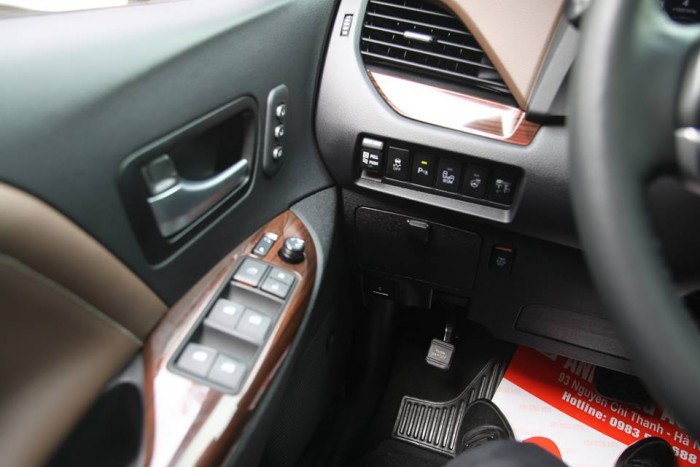 Toyota Sienna 3.5 limited  màu trắng - nội thất nâu  sx 2015 dk 2015