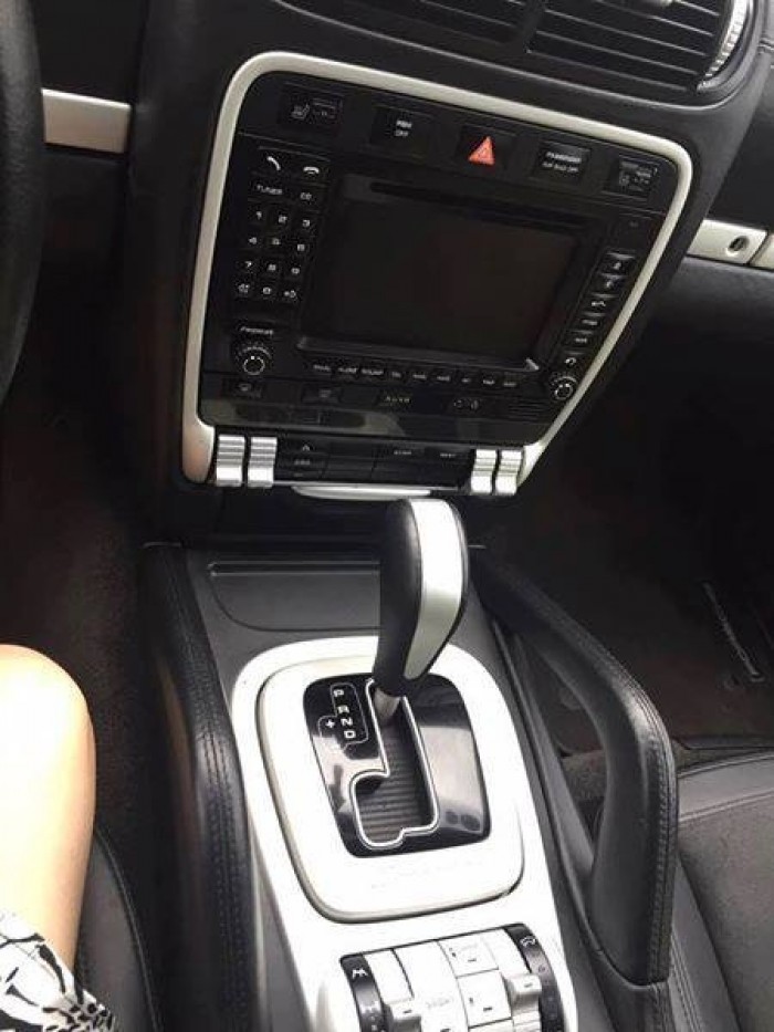 Porsche Cayenne GTS màu cam, sx 2008