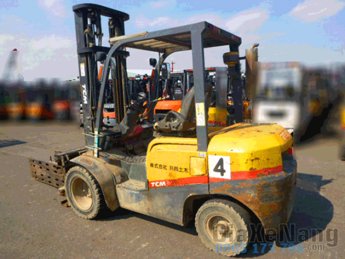 Xe nâng dầu TCM FD30T2, Xe nâng có kẹp vuông, xe nâng hàng 3 tấn,