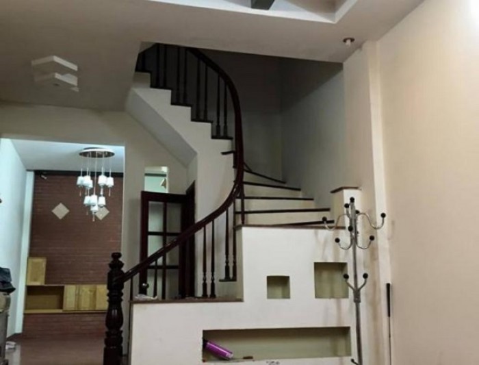 Bán nhà mặt ngõ 543 Nguyễn Trãi cách đường 50m ngõ thẳng, 40m2*5T gác lửng, 8PN, kết hợp cho thuê