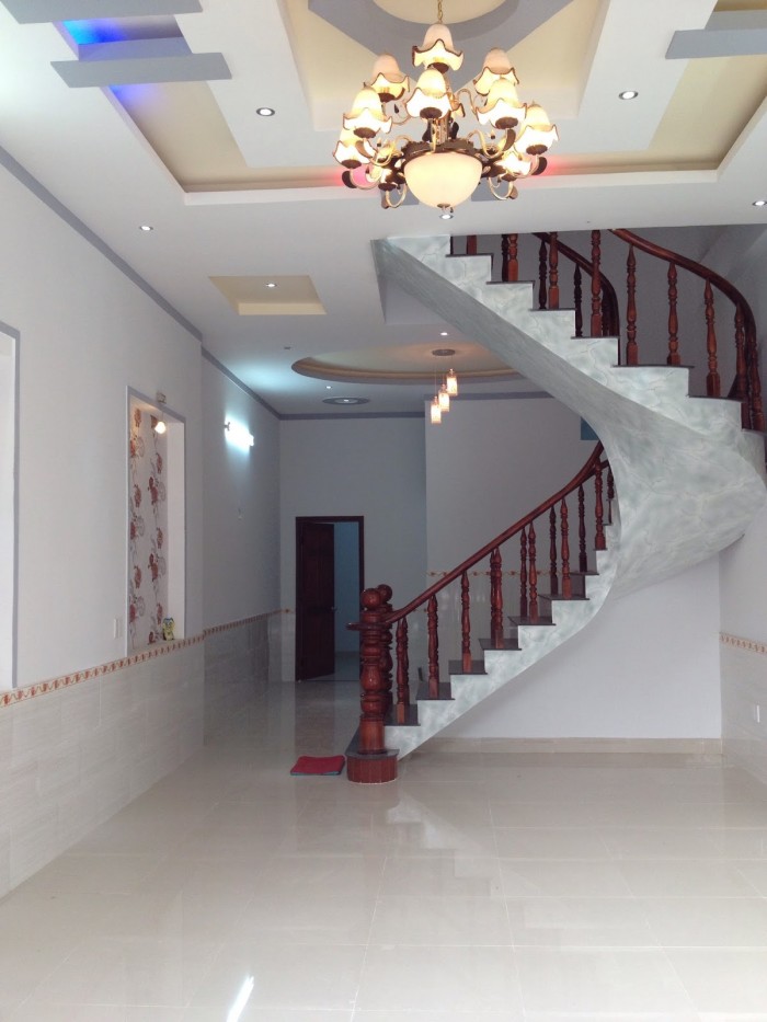 Nhà Mặt Phố Xuân Thủy, 10.5 tỷ (có thương lượng), 52m2, mặt tiền 5.4m, nhà 6,5 tầng.