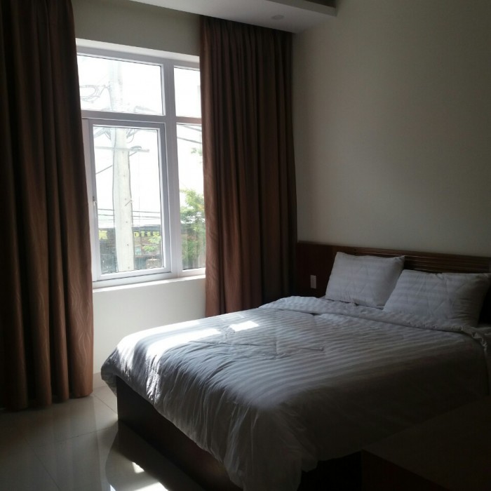Cho thuê căn hộ ven biển Đà Nẵng, gần Resort Furama, giá 9tr/ tháng.