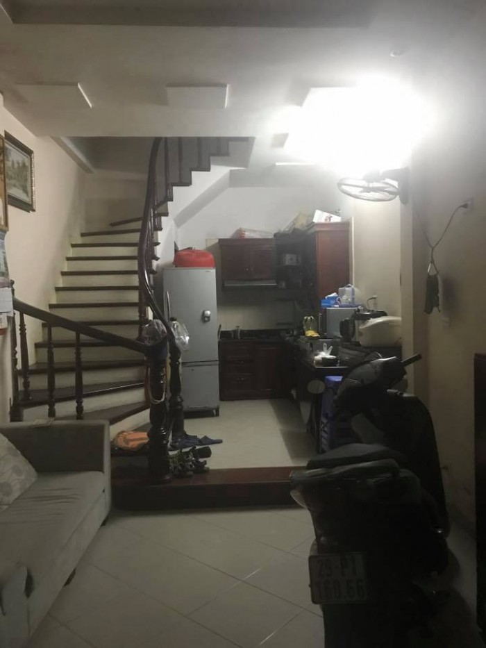 Bán gấp nhà Phố Trần Duy Hưng. DT: 165M2/5T, Giá: 3.2 TỶ.