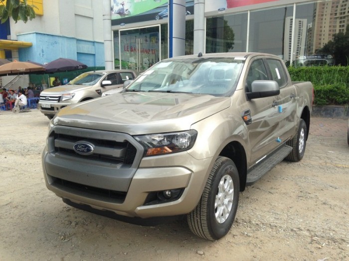 Bán Ford Ranger XLS AT đời 2017, nhập khẩu chính hãng, 655 triệu