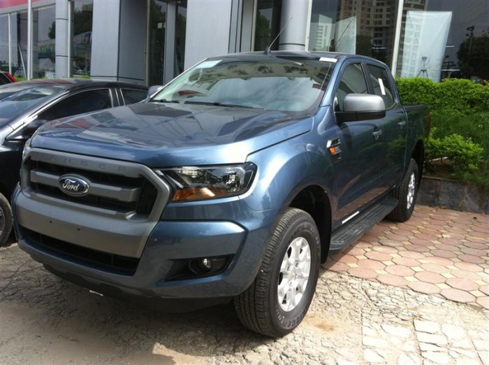 Bán Ford Ranger XLS AT đời 2017, nhập khẩu chính hãng, 655 triệu
