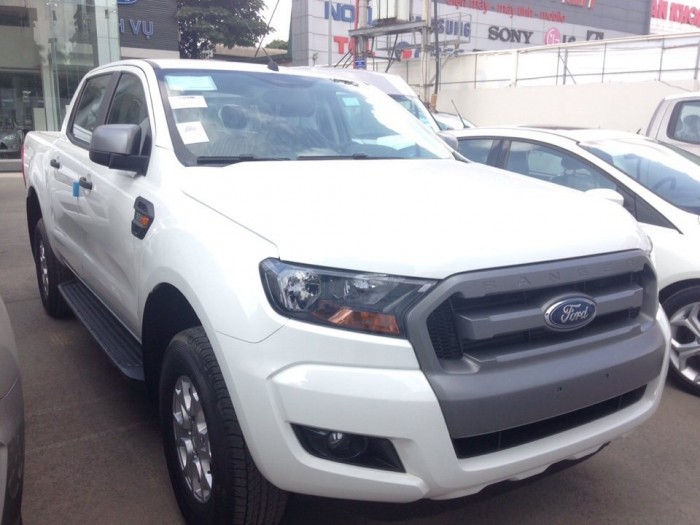 Bán Ford Ranger XLS AT đời 2017, nhập khẩu chính hãng, 655 triệu