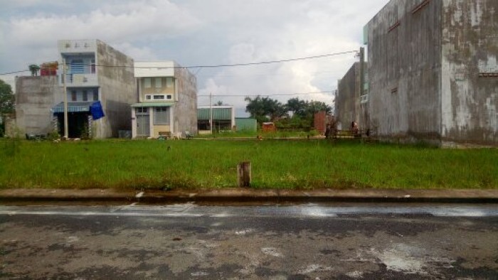 Bán gấp lô đất tiện kinh doanh đường Trường Lưu. DT: 53m2, giá chỉ: 994 triệu