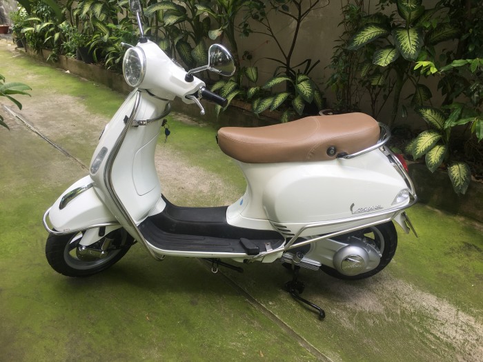 Vespa LX 125ie 212 mới 95% 1 chủ dán keo