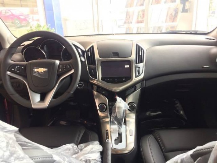 Chevrolet Cruze 2017 giảm giá lên đến 70 triệu