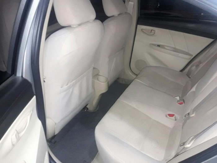 Bán Toyata Vios sx 2015 màu bạc