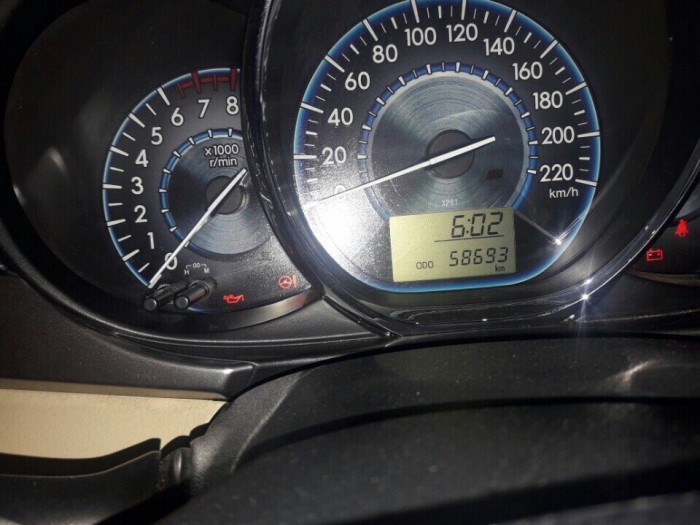 Bán Toyata Vios sx 2015 màu bạc