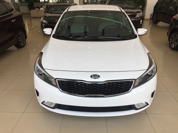 Siêu KM mùa hè với Kia Cerato 1.6MT.Trả góp 89% gọi Mr Đức Kia Giải Phóng.