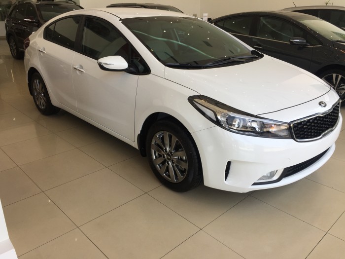 Siêu KM mùa hè với Kia Cerato 1.6MT.Trả góp 89% gọi Mr Đức Kia Giải Phóng.