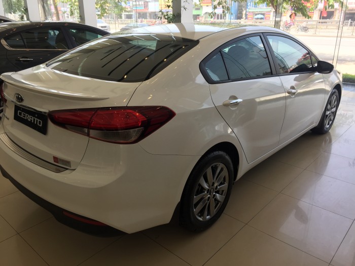 Siêu KM mùa hè với Kia Cerato 1.6MT.Trả góp 89% gọi Mr Đức Kia Giải Phóng.