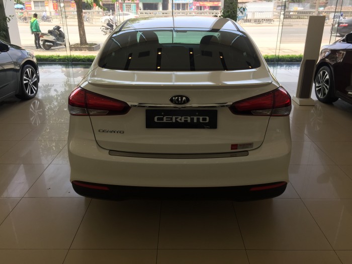 Siêu KM mùa hè với Kia Cerato 1.6MT.Trả góp 89% gọi Mr Đức Kia Giải Phóng.