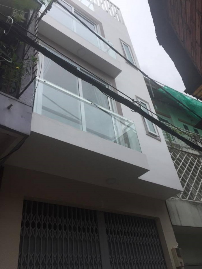 Bán nhà Lê Thị Bạch Cát Q.11 2 Lầu ST Giá 2.7 tỷ